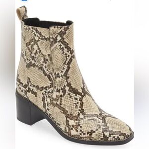 Nordstrom Hazina Chelsea Boot‎ size 7
